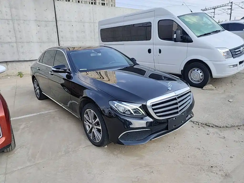 Mercedes-Benz E-Class — миниатюра 4