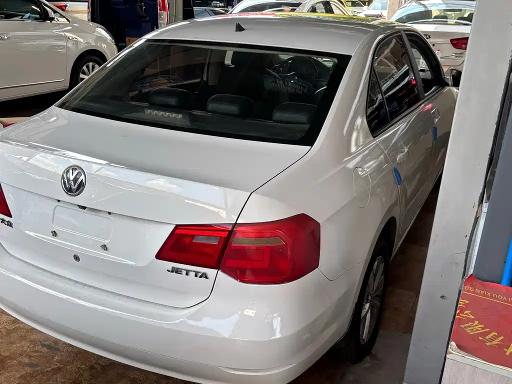 Volkswagen Jetta — миниатюра 17