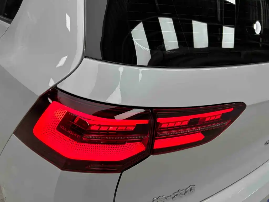Volkswagen Golf — миниатюра 24