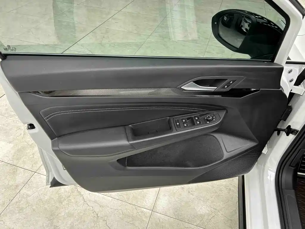 Volkswagen Golf — миниатюра 16