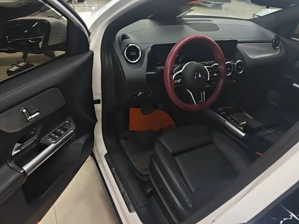 Mercedes-Benz GLA — миниатюра 16