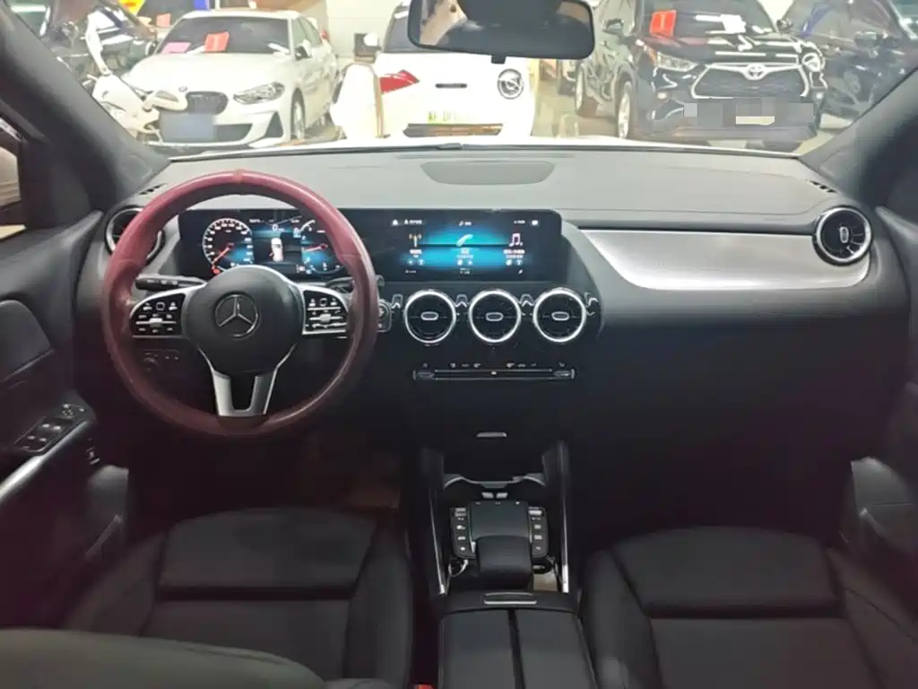 Mercedes-Benz GLA — миниатюра 10