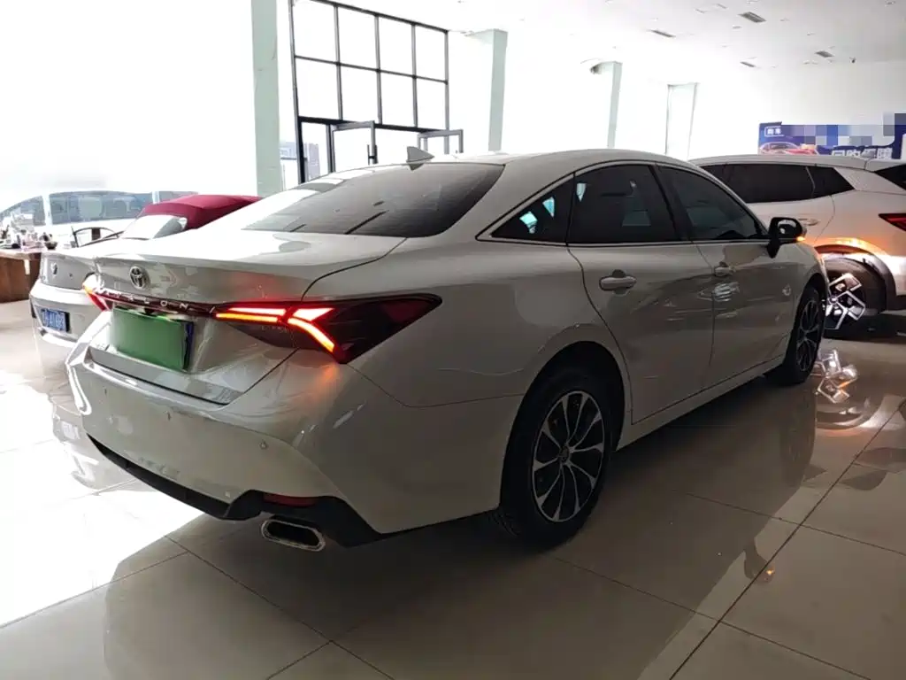 Toyota Avalon — миниатюра 7