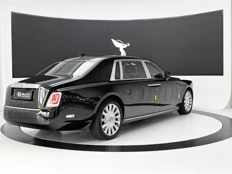 ROLLS-ROYCE PHANTOM