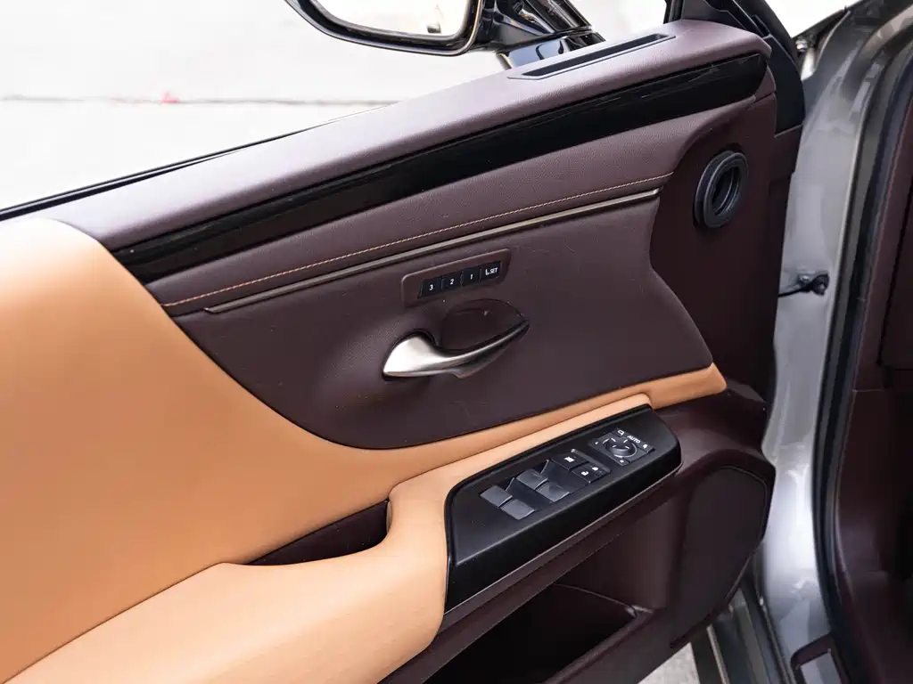 Lexus ES — миниатюра 19