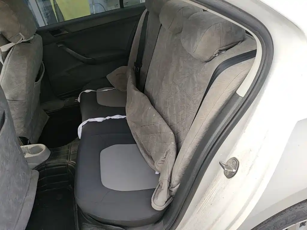 Skoda Rapid — миниатюра 17