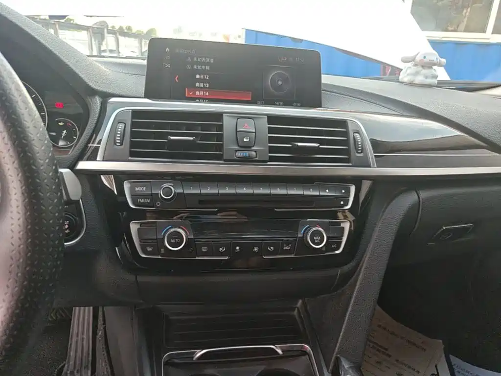 BMW 3 Series — миниатюра 13