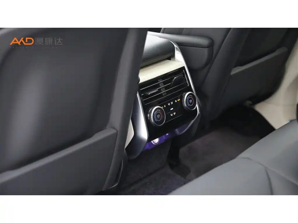 Land Rover Range Rover — миниатюра 9