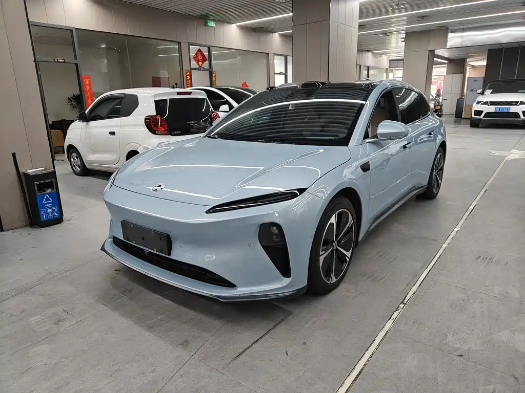 NIO ET5