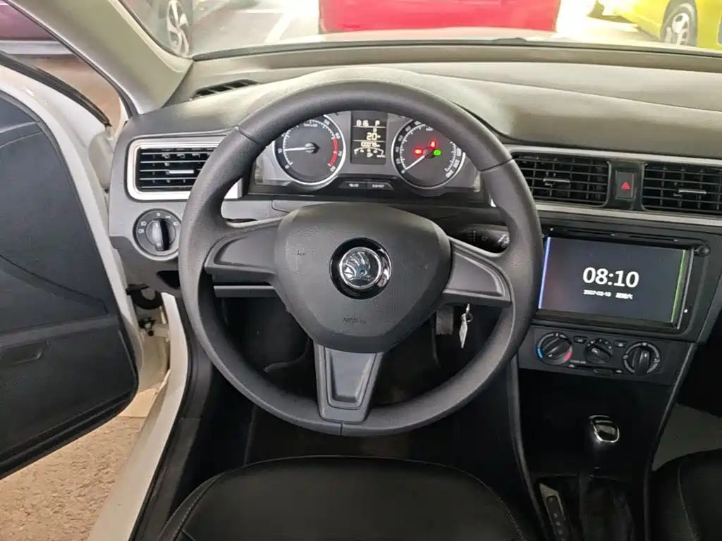 Skoda Rapid Spaceback — миниатюра 11