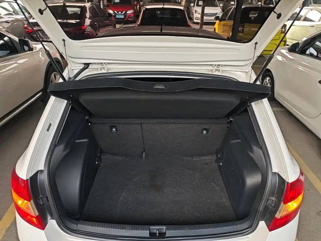 Skoda Rapid Spaceback — миниатюра 19
