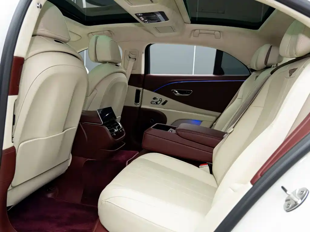 Bentley Flying Spur — миниатюра 12