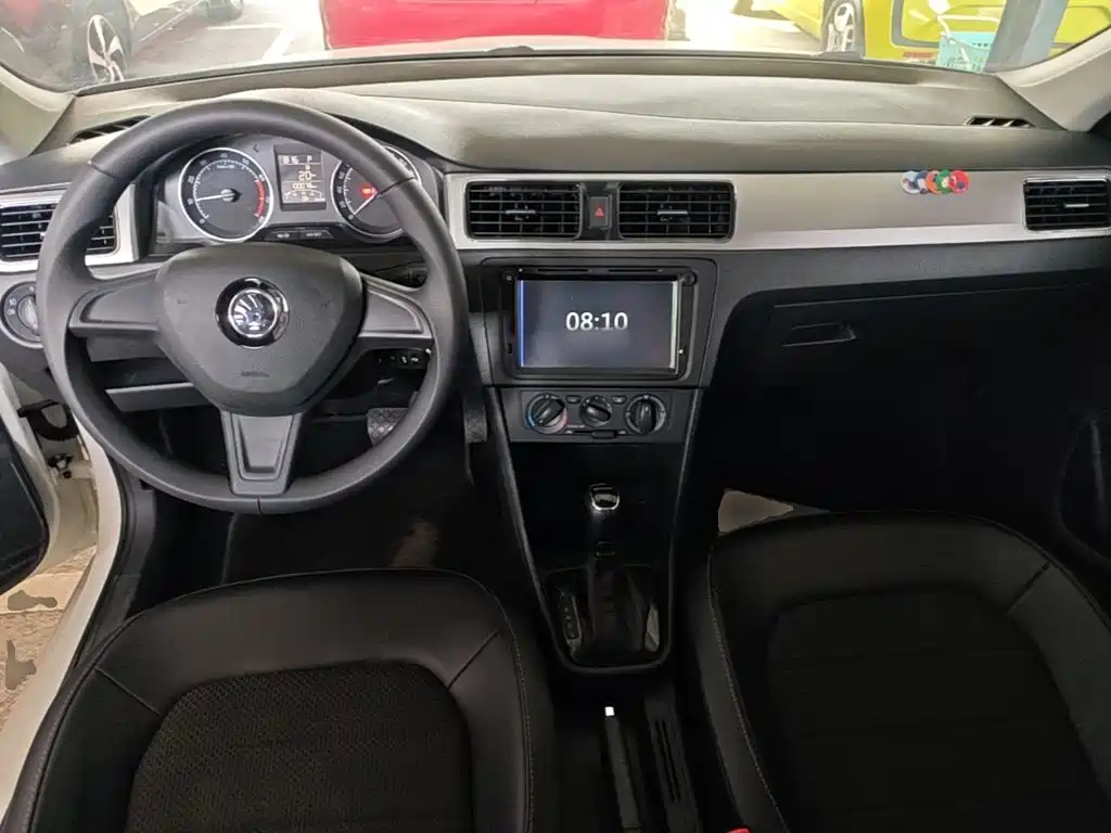 Skoda Rapid Spaceback — миниатюра 10