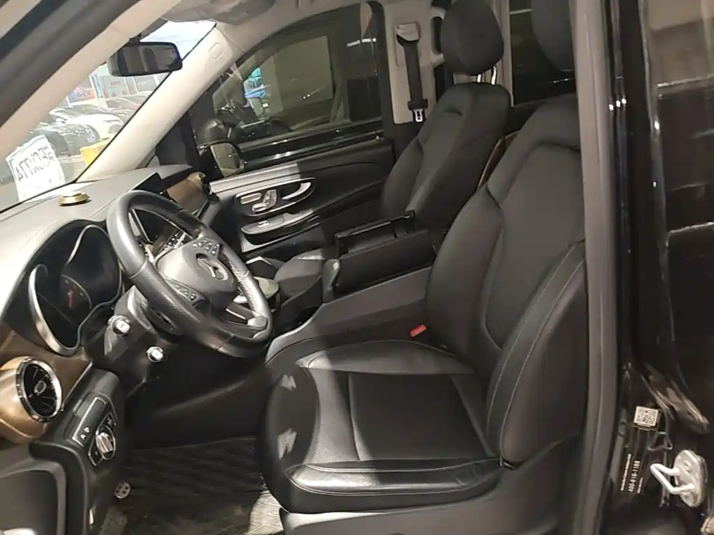 Mercedes-Benz V-Class — миниатюра 11