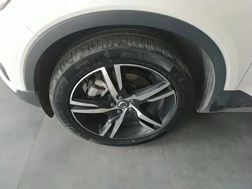 Volvo XC40 — миниатюра 23