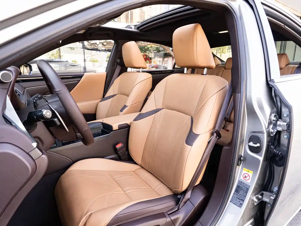 Lexus ES — миниатюра 11