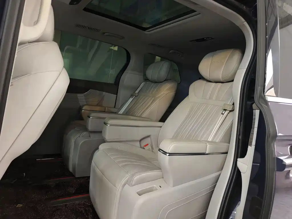 Roewe iMAX8 — миниатюра 12