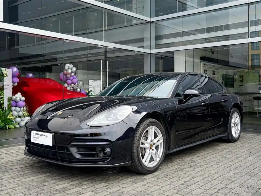Porsche Panamera 2021