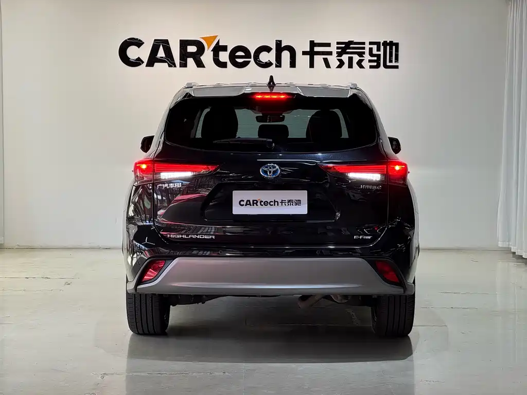 Toyota Highlander 2022 2.5L Luxury 7 мест