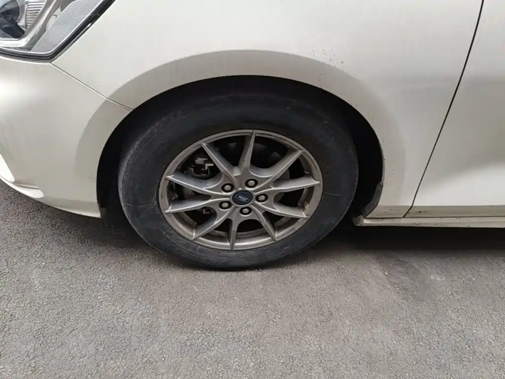 Ford Focus — миниатюра 23