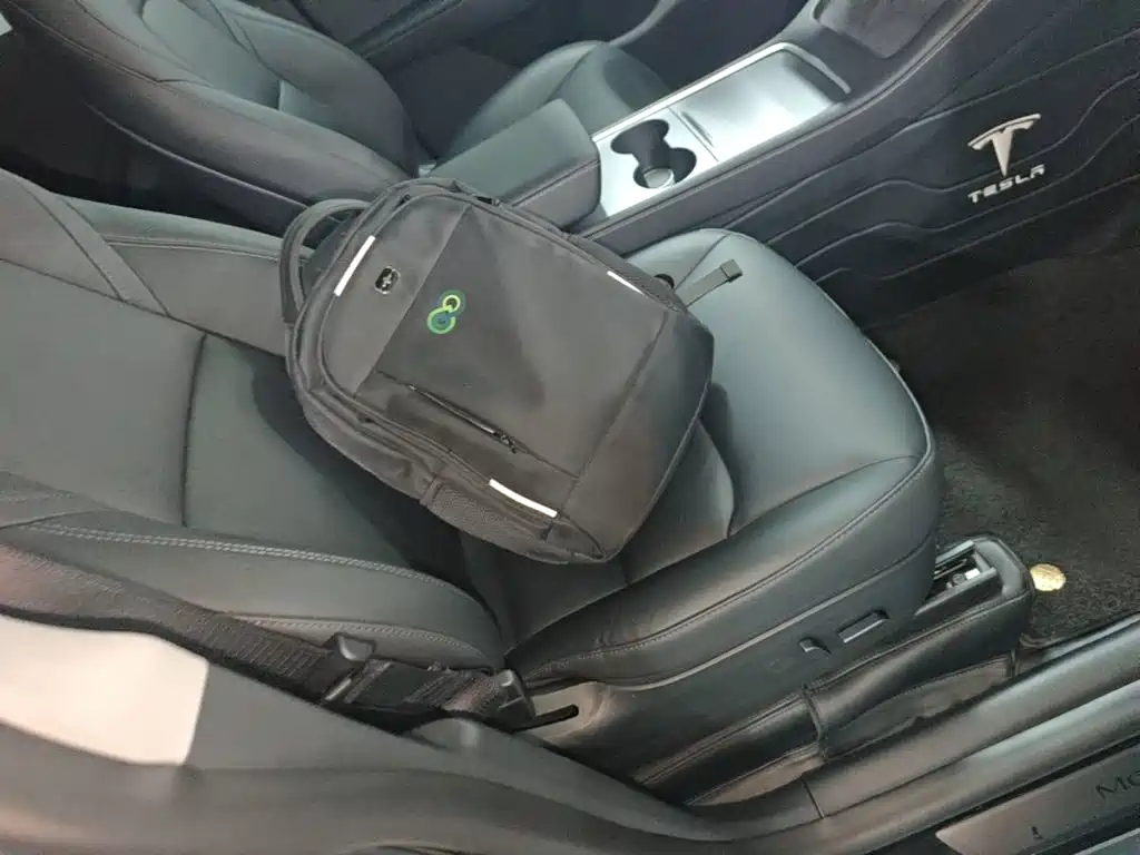 Tesla Model Y — миниатюра 25