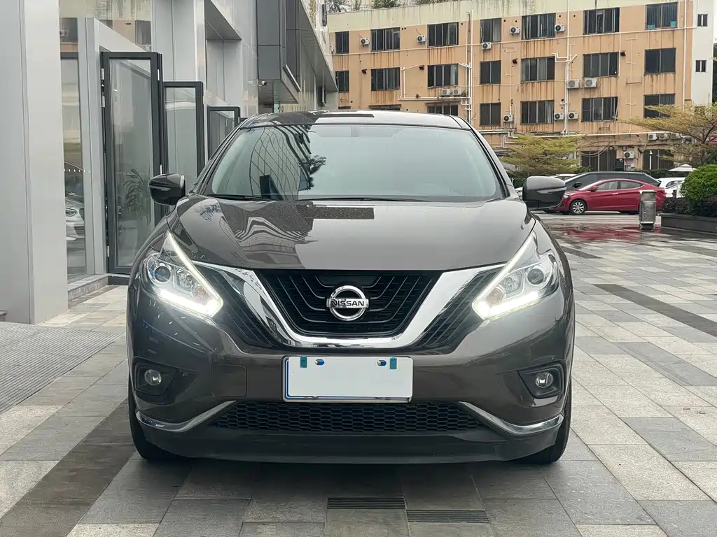NISSAN LOULAN