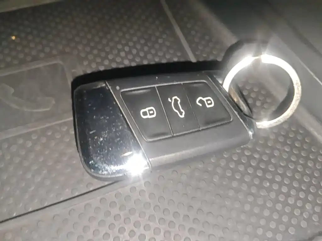 Volkswagen Passat PHEV — миниатюра 9