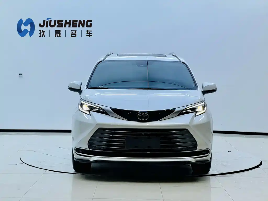 Toyota Sienna 2024 2.5L Luxury