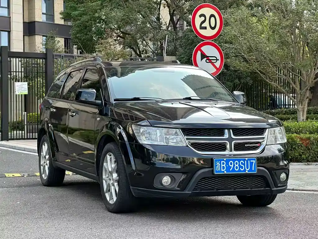 Dodge Journey — миниатюра 3