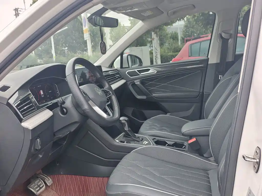 Volkswagen Tiguan L — миниатюра 7