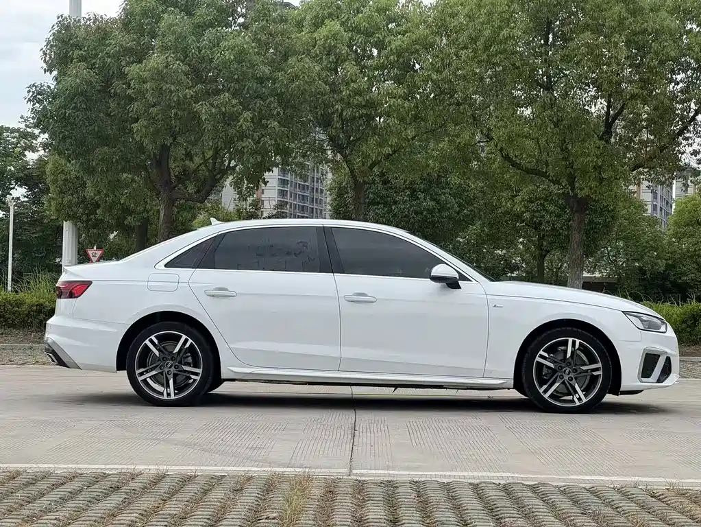Audi A4L — миниатюра 2
