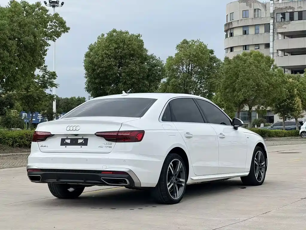 Audi A4L — миниатюра 7