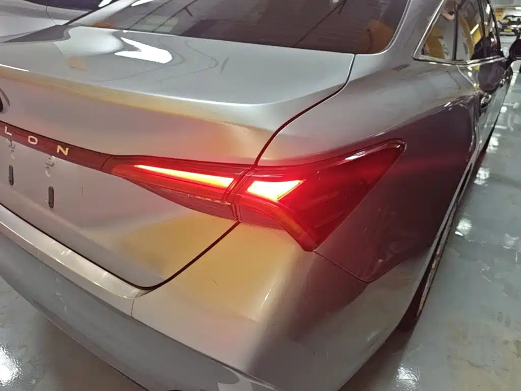 Toyota Avalon — миниатюра 8