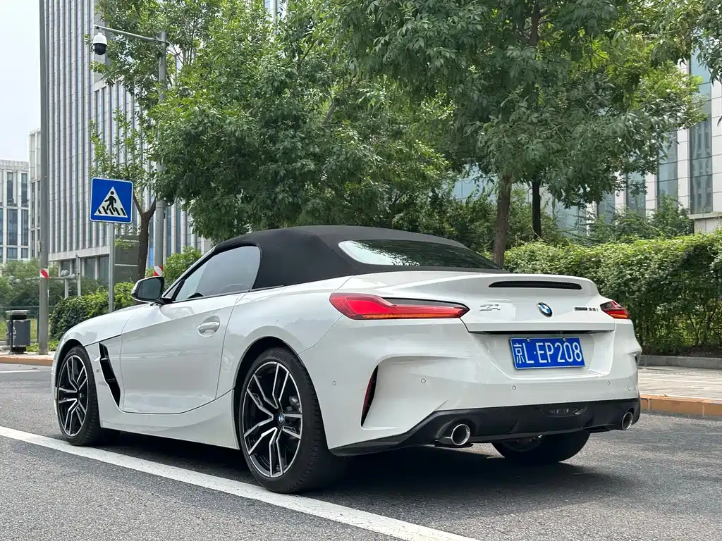 BMW Z4 sDrive 25i Fierce Sun Limited Edition, фото 14