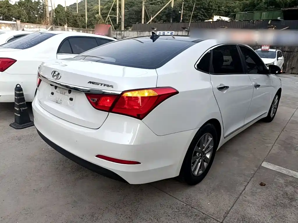 Hyundai Mistra — миниатюра 7