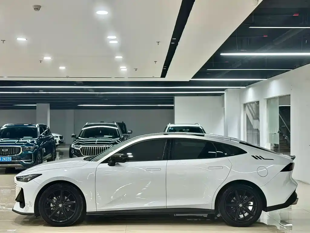 Changan UNI-V — миниатюра 4