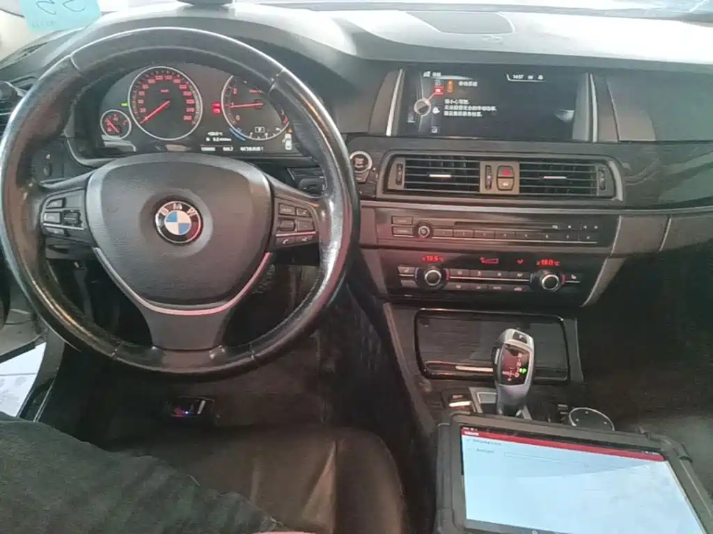 BMW 5 Series — миниатюра 10