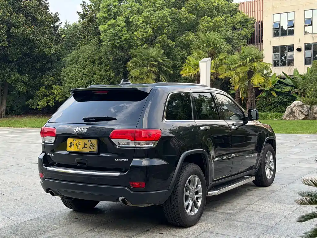 Jeep Grand Cherokee (Import) — миниатюра 11