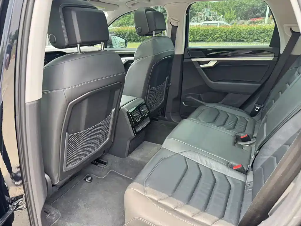 Volkswagen Touareg — миниатюра 13