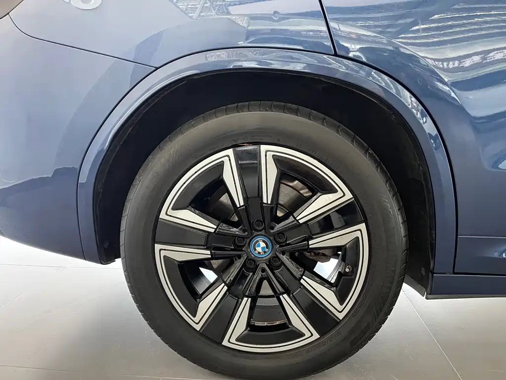 BMW iX3 — миниатюра 12