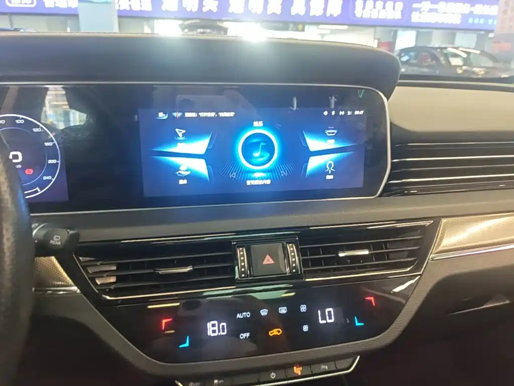 Hongqi Hongqi HS5 — миниатюра 13