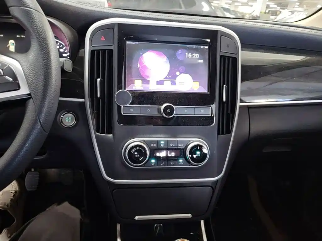 BYD MAX — миниатюра 6