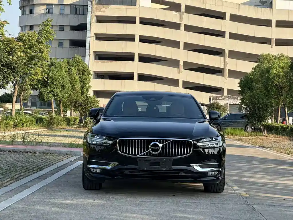 Volvo S90 — миниатюра 2