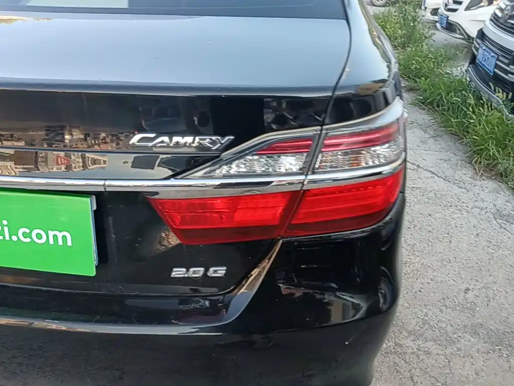 Toyota Camry — миниатюра 8