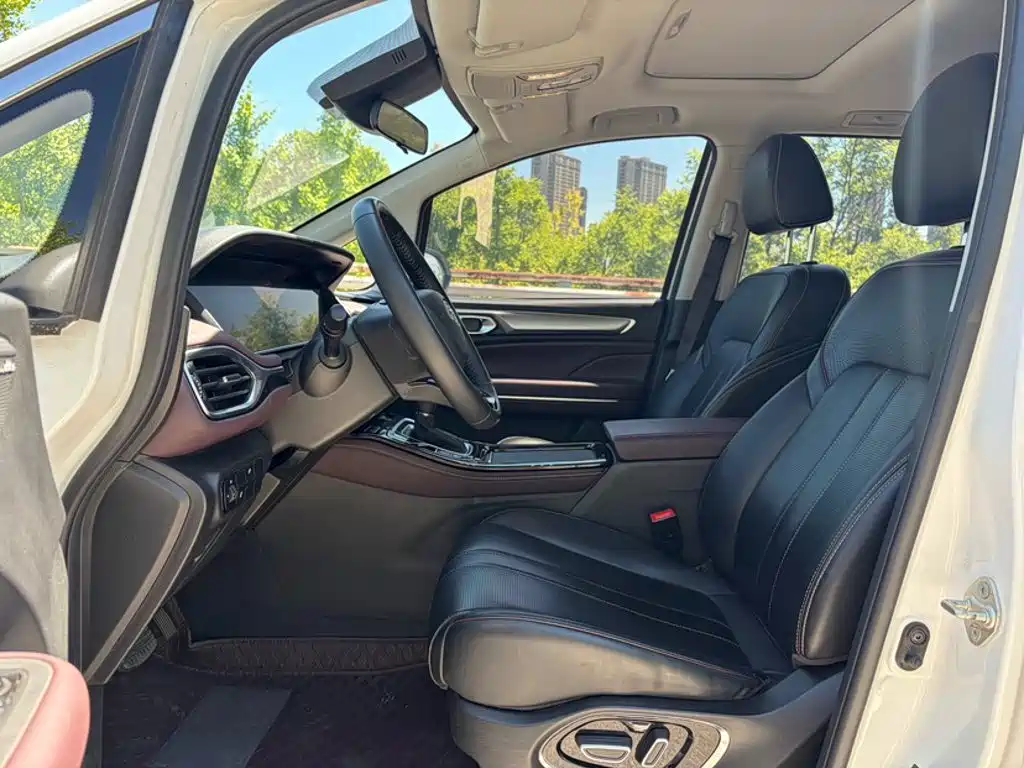 GAC Motor Trumpchi M6 — миниатюра 10
