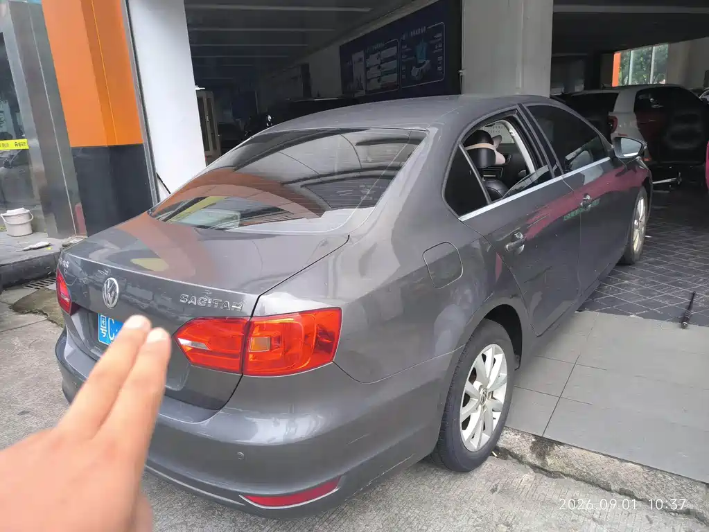 Volkswagen Sagitar — миниатюра 5