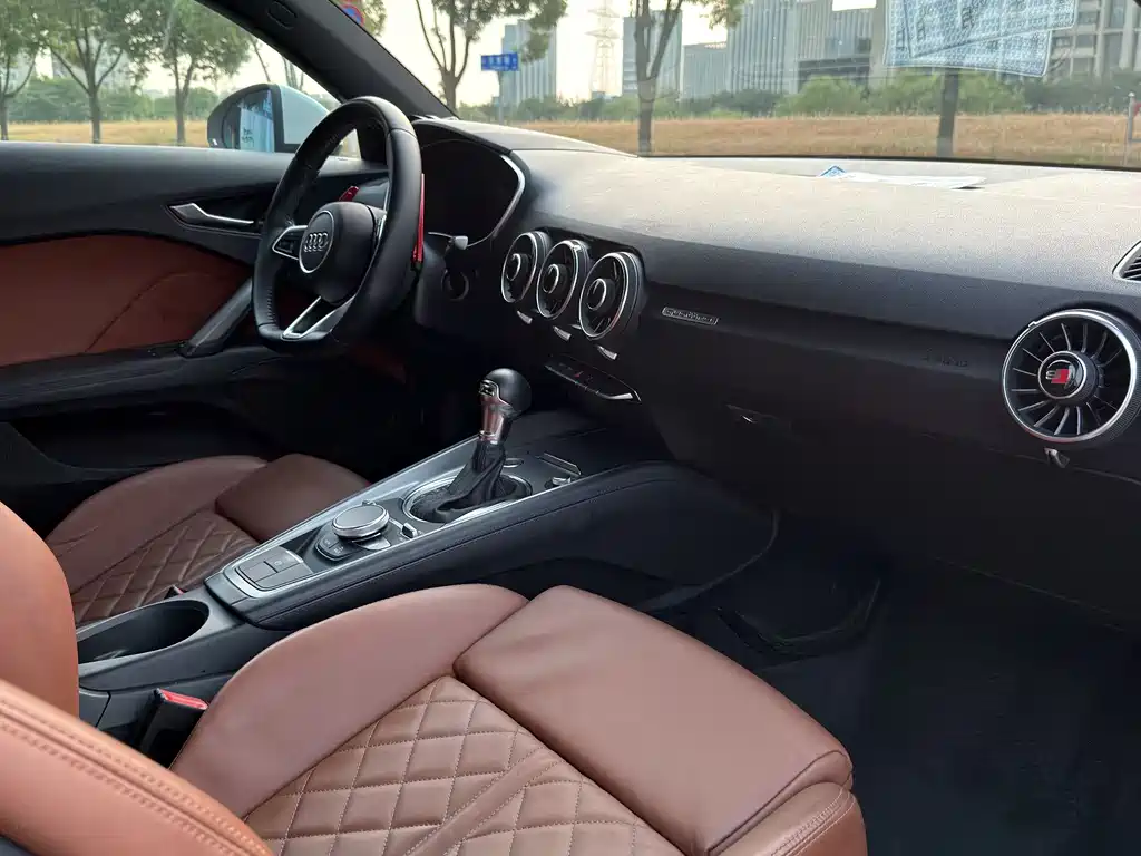 Audi TT 2015 TT Coupe 45 TFSI quattro