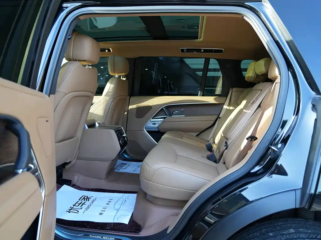 Land Rover Range Rover 2025 3.0 L6 400PS Long Wheelbase