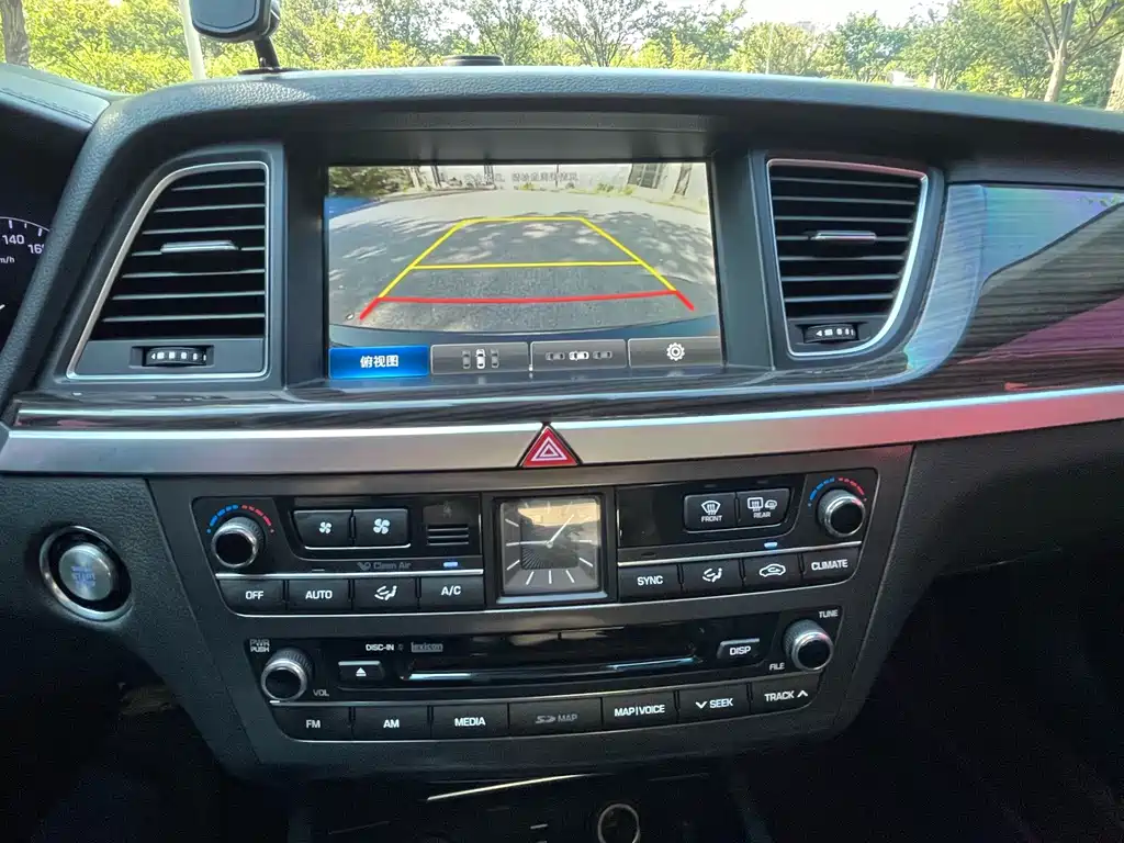 Hyundai Genesis — миниатюра 12