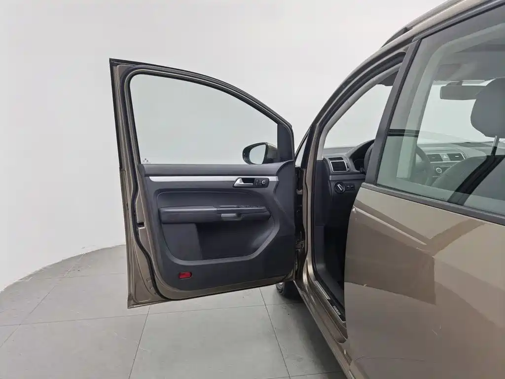 Volkswagen Touran — миниатюра 8